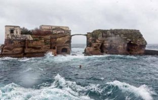 gaiola beach beaches