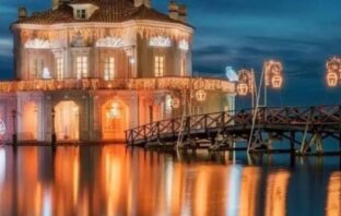 casina vanvitelliana xmas lights 2022